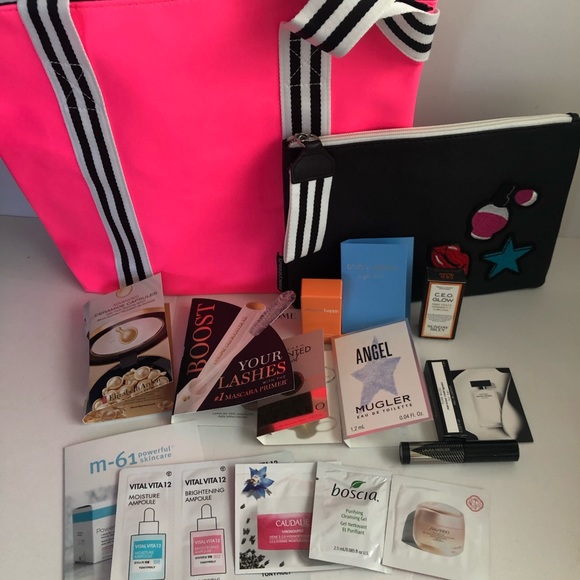 Hot Pink Tote with Makeup Bag and samples NWT - Picture 4 of 7
